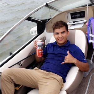 Meet your Posher, Leonel